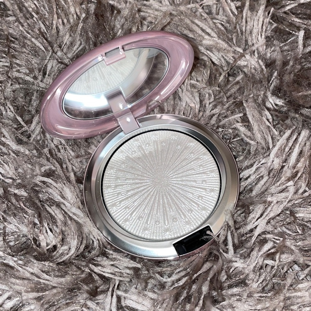 MAC LIMITED EDITION HOLIDAY HIGHLIGHTER